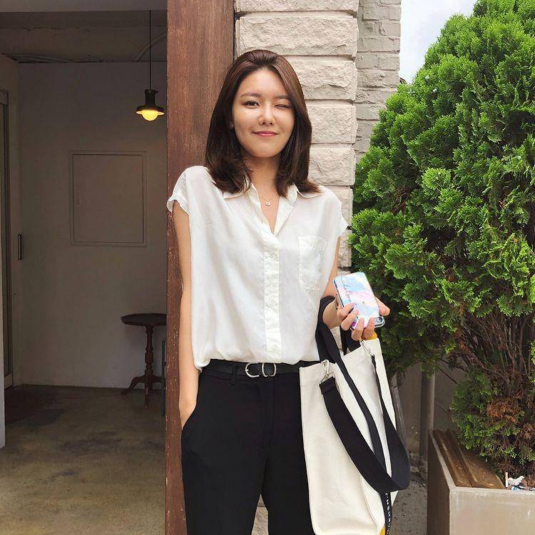 Inspirasi summer outfit ala Choi Sooyoung (instagram.com/sooyoungchoi)