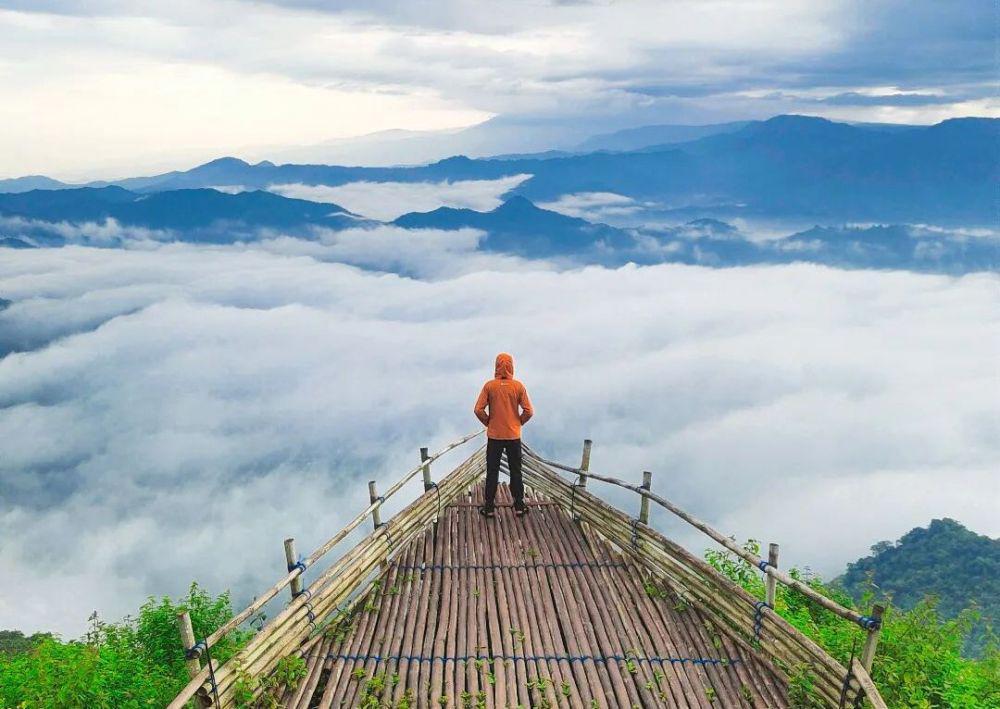 10 Potret Bukit Mantar Sumbawa, Cantik bak Negeri di Atas Awan