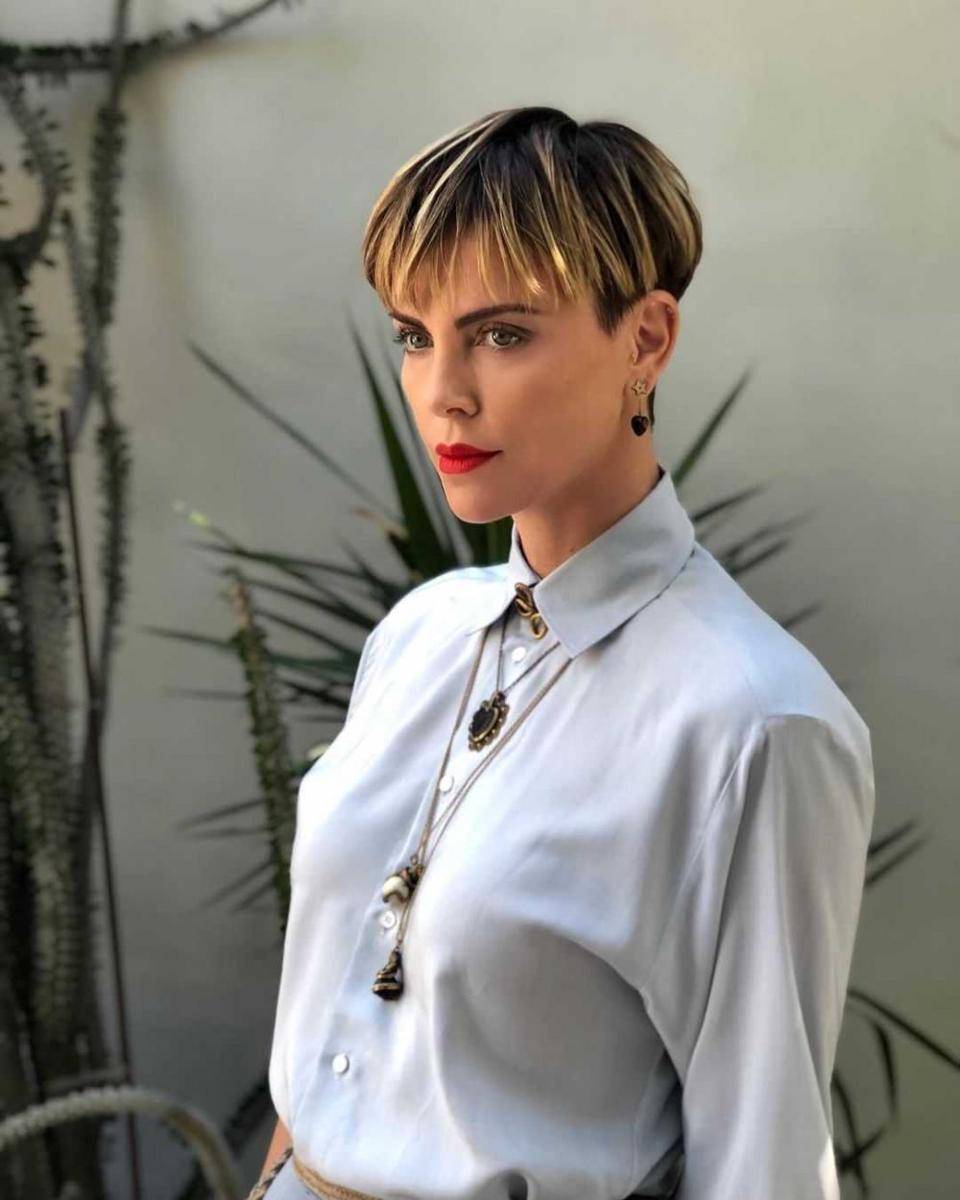 Charlize Theron (instagram.com/charlizeafrica)