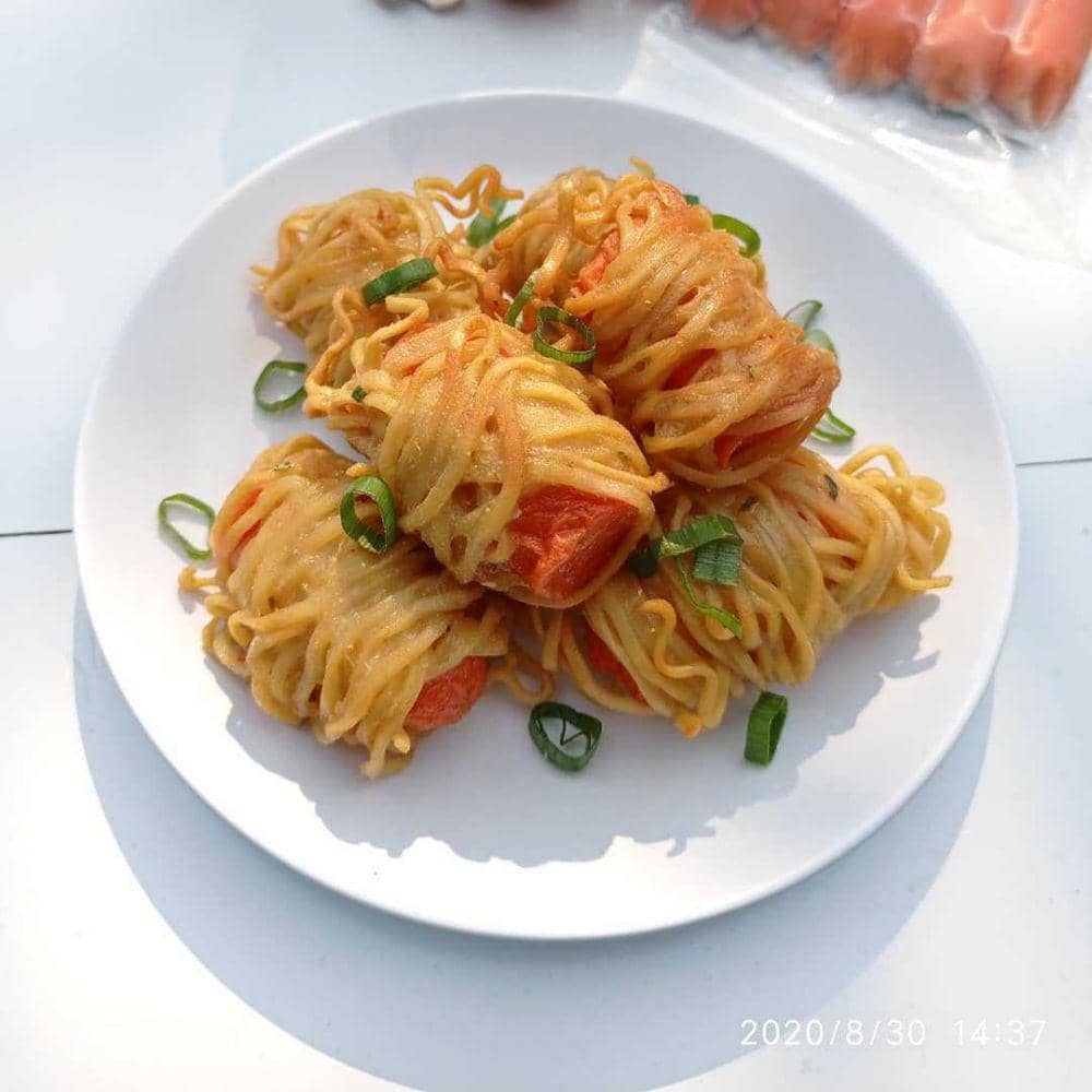 sosis mie gulung (instagram.com/suratiwawu)