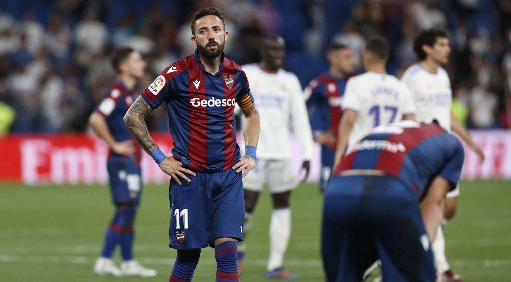 Kekecewaan Jose Morales setelah pertandingan Levante melawan Real Madrid di LaLiga. (twitter.com/LaLigaEN)