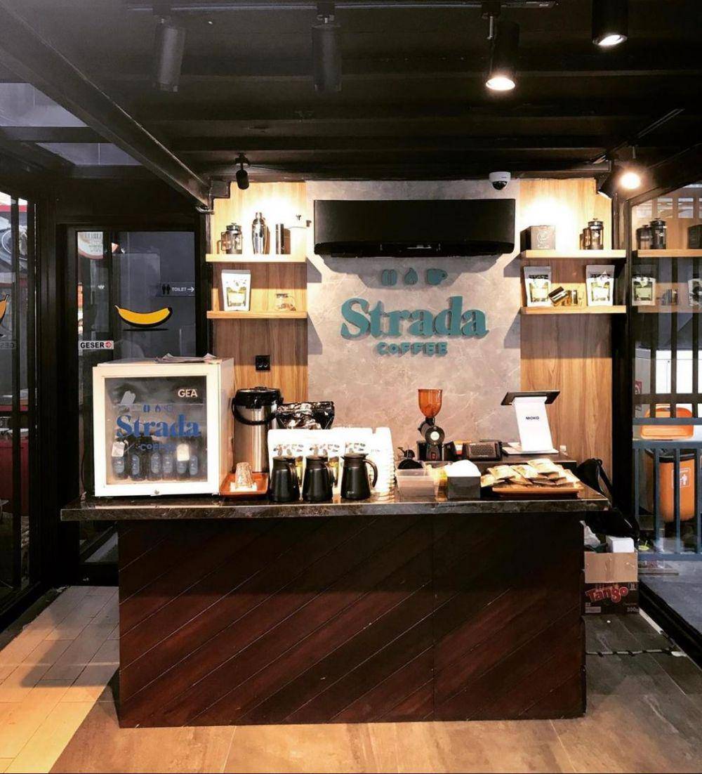 Strada Cafe di Jalan Pandanaran (instagram.com/stradacoffee.id)