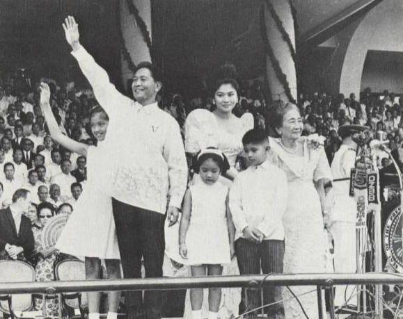 Ferdinand Marcos dan keluarganya (Wikipedia.org/Malacañang Palace)
