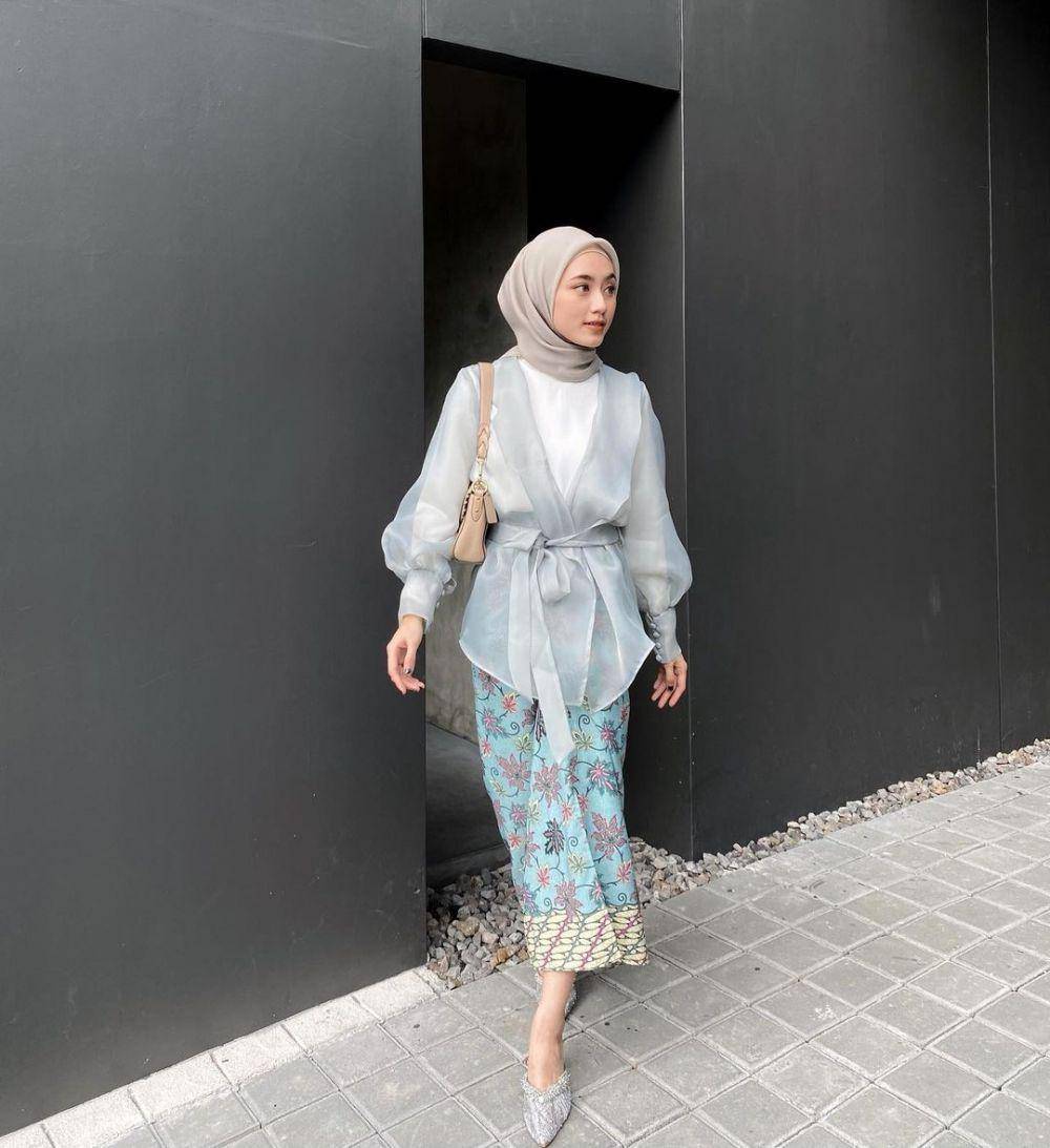referensi ootd kekinian untuk kondangan (instagram.com/irnadila)