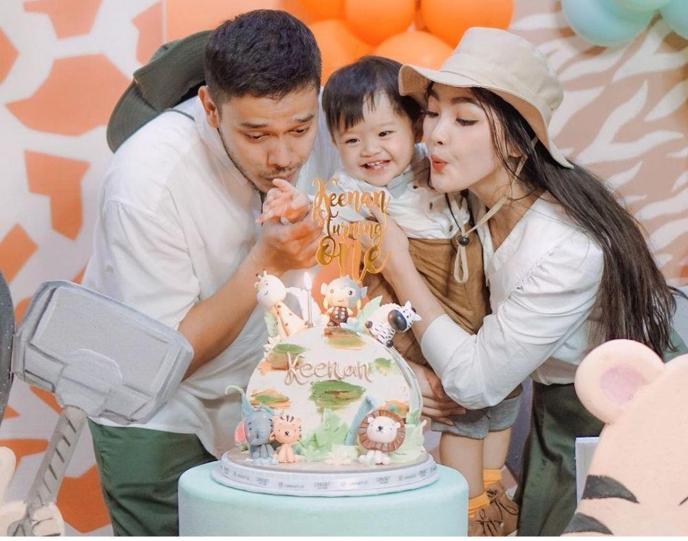 9 Potret Gemas Anak Ana Riana 'TOP' yang Kini Berusia Setahun