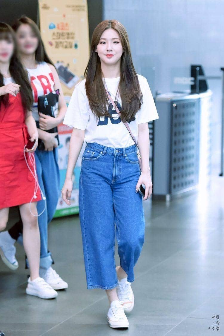 celana jeans member (G)I-DLE (koreaboo.com)