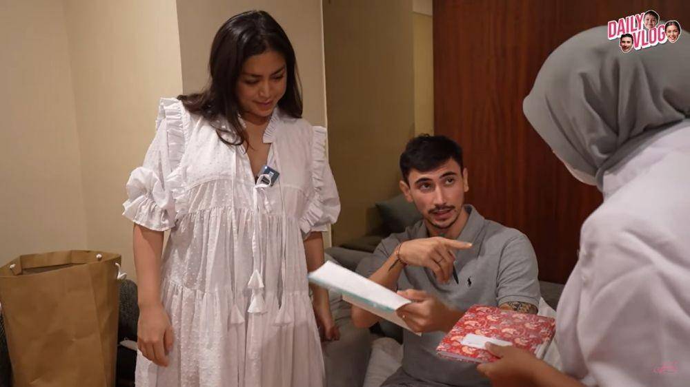 penyambutan Jessica Iskandar setelah melahirkan (youtube.com/jessicaiskandar)