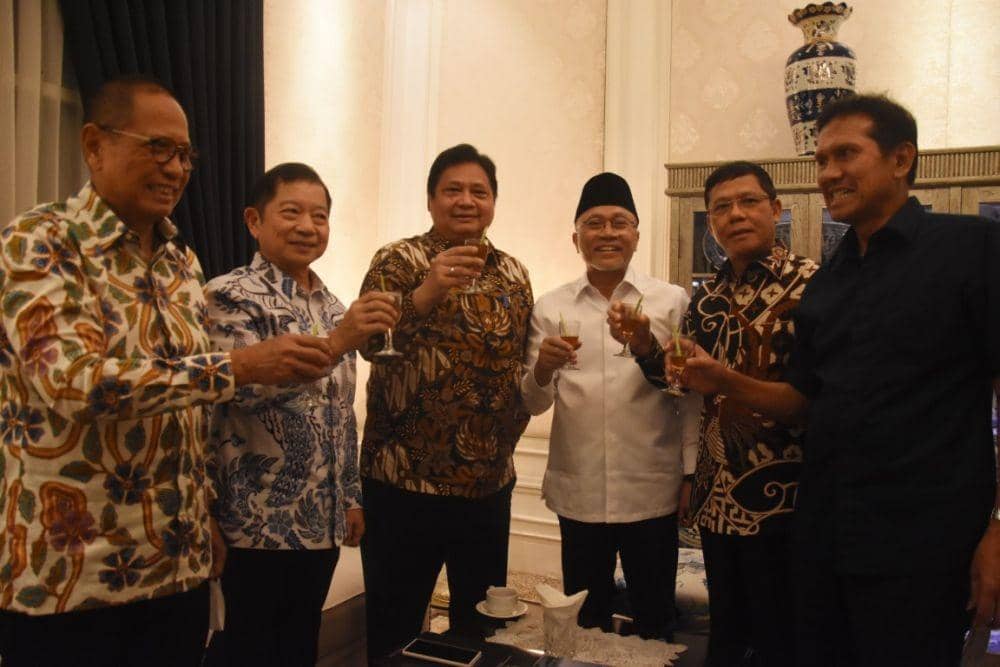 Pertemuan antara Golkar, PAN, dan PPP di Jakarta, Kamis (12/5/2022). (ANTARA FOTO/Indrianto Eko Suwarso)