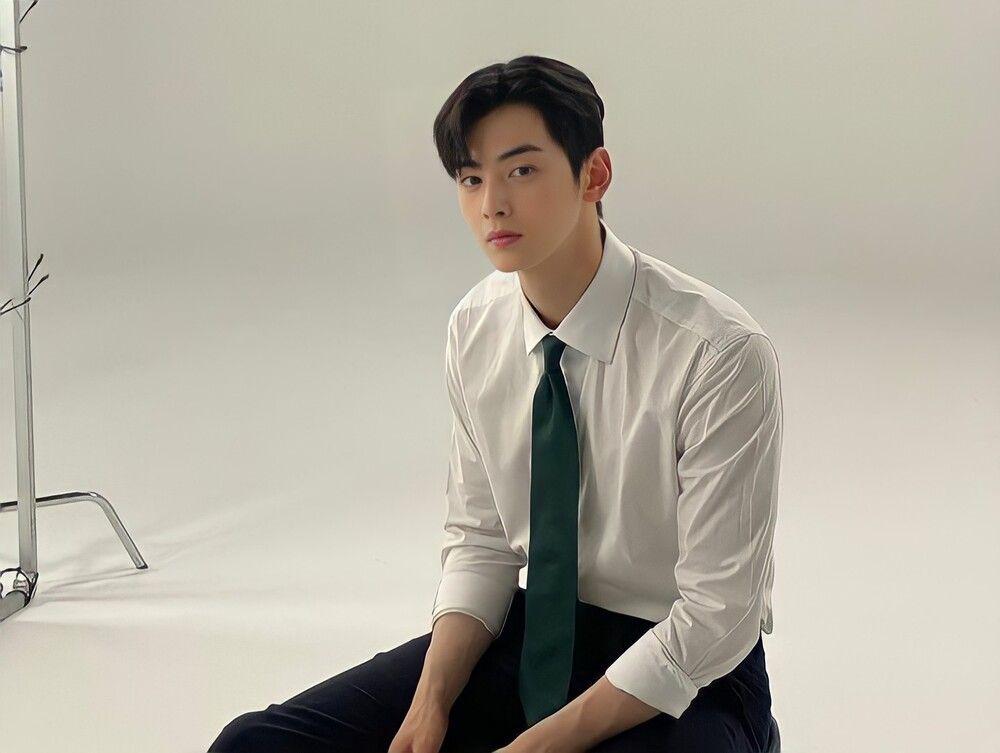 10 Artis Jadi Pegawai Magang di KDrama, Kisahnya Inspiratif!