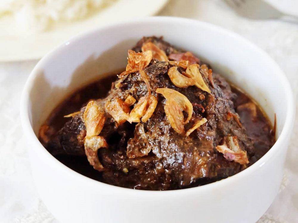 Semur daging Betawi (instagram.com/lulubastari)