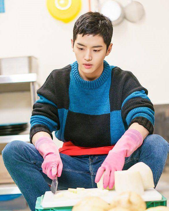 Hongseok di drama The Best Chicken (dok. MBN/The Best Chicken)