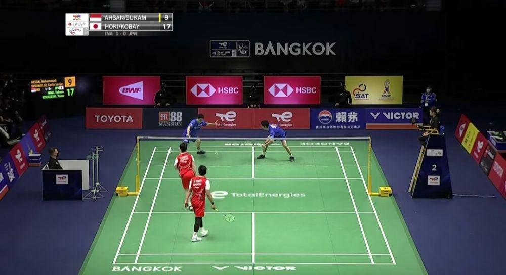 Pertandingan semifinal ganda putra Thomas Cup 2022 Indonesia vs. Jepang pada, Jumat (13/5/2022) di Impact Arena, Bangkok, Thailand. (dok. youtube.com/BWF TV)