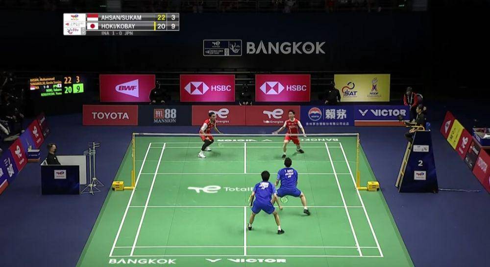 Pertandingan semifinal ganda putra Thomas Cup 2022 Indonesia vs. Jepang pada, Jumat (13/5/2022) di Impact Arena, Bangkok, Thailand. (dok. youtube.com/BWF TV)