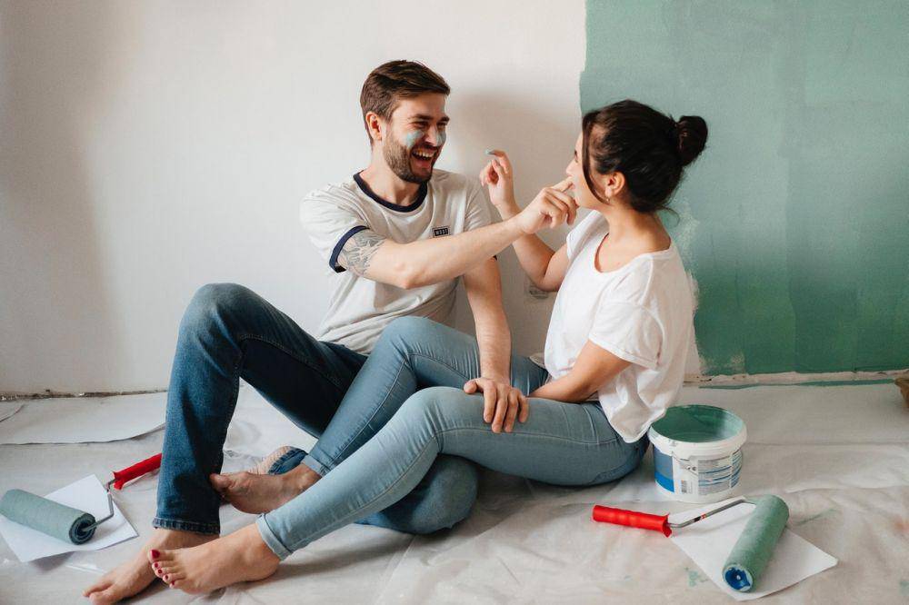 ilustrasi pasangan romantis (pexels.com/Maria Ovchinnikova)