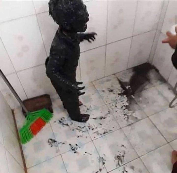 bocil tercebur selokan (instagram.com/cursedcorner)
