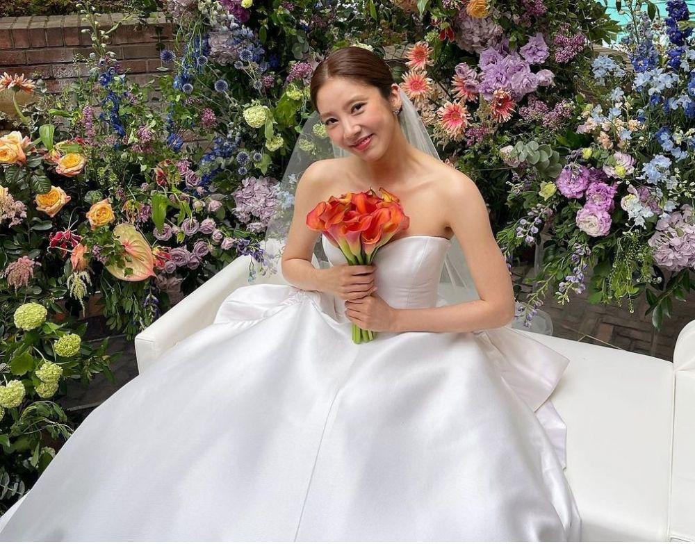 9 Potret Pernikahan Aktris Korea Son Dam Bi dengan Lee Kyou Hyuk