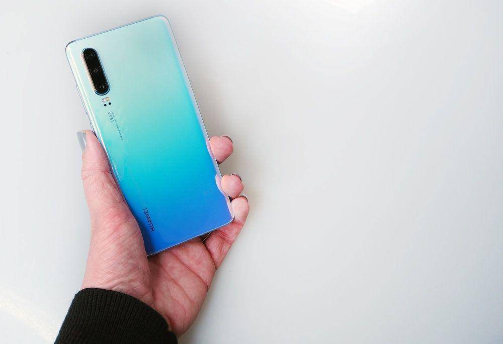 Huawei P30 (ephotozine.com)