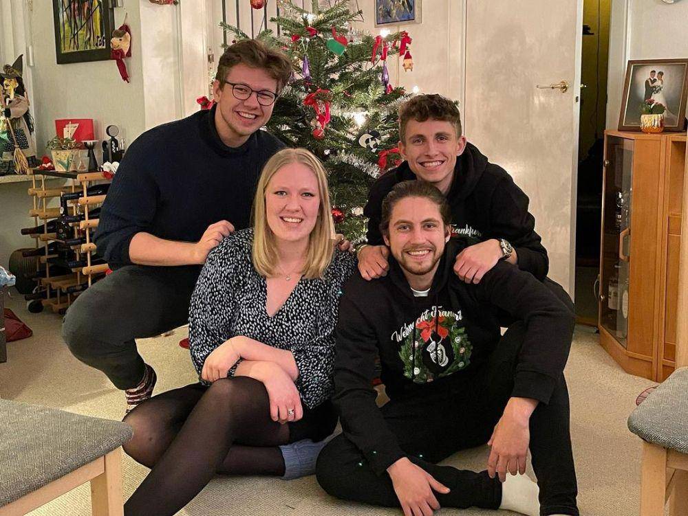 Jesper Lindstrom dan keluarga (instagram.com/jesperlindstroem18)