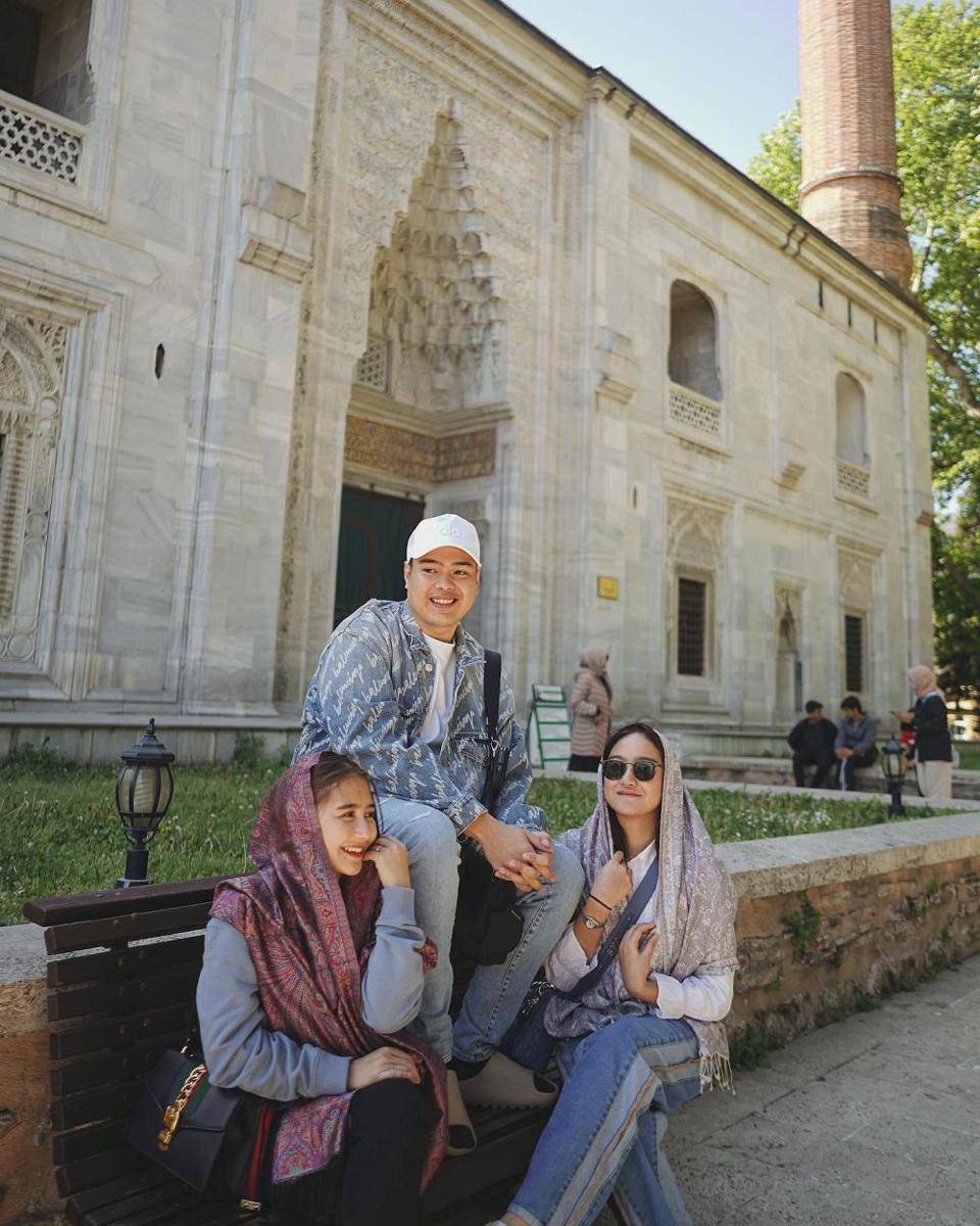 Salshabilla Adriani, Prilly dan Jeje (instagram.com/prillylatuconsina96)