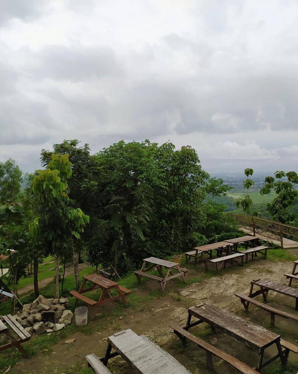 Puncak Sosok (instagram.com/ruang.sejenak)