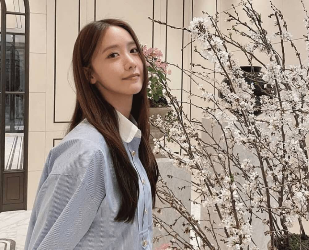 Im Yoona (instagram.com/yoona__lim)