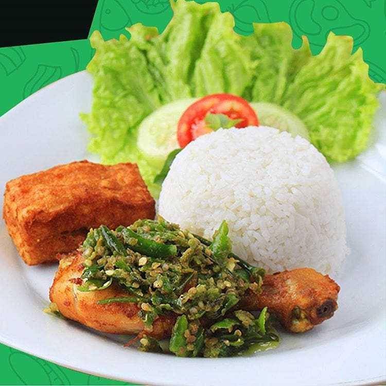 ayam penyet sambel ijo (instagram.com/ayampenyet_aarus)