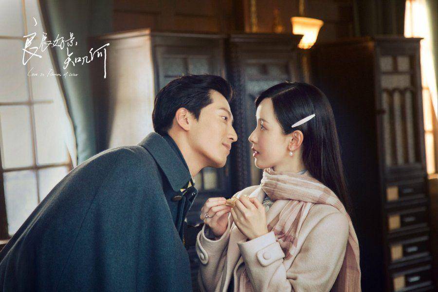 cuplikan penampilan Chen Du Ling dan Shawn Dou bintangi drama Love in Flames of War (dok. Youku/Love in Flames of War)
