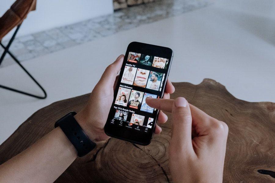 10 Aplikasi TV Online untuk Android, Langsung Unduh di Playstore!