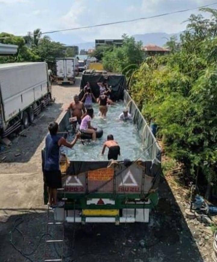 cara nyeleneh mengatasi cuaca panas (instagram.com/onecak)