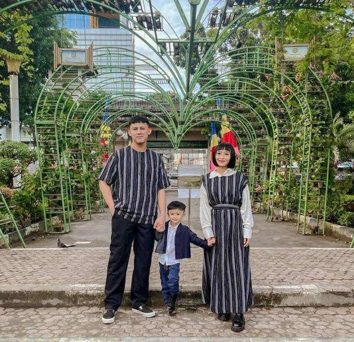 Potret Rinni Wulandari saat rayakan lebaran tahun 2022. Instagram.com/rinni_w