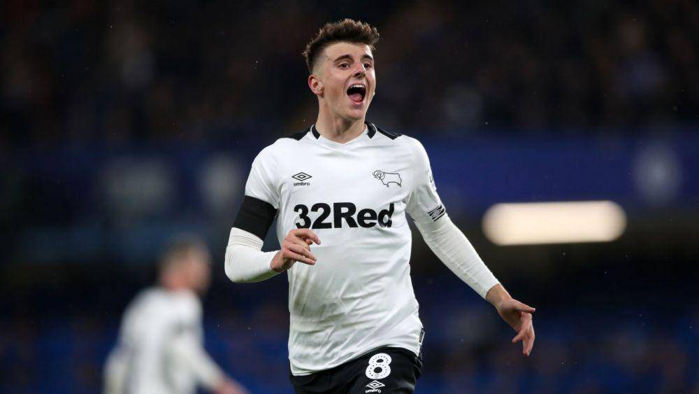 Mason Mount ketika membela Derby County di Championship. (skysports.com)