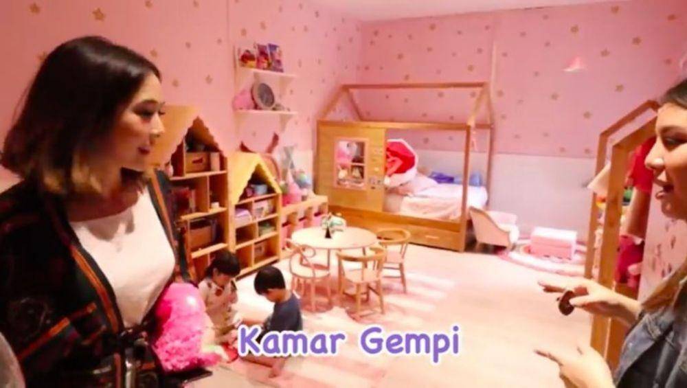 potret kamar baru Gempita (youtube.com/keluargaitikk)