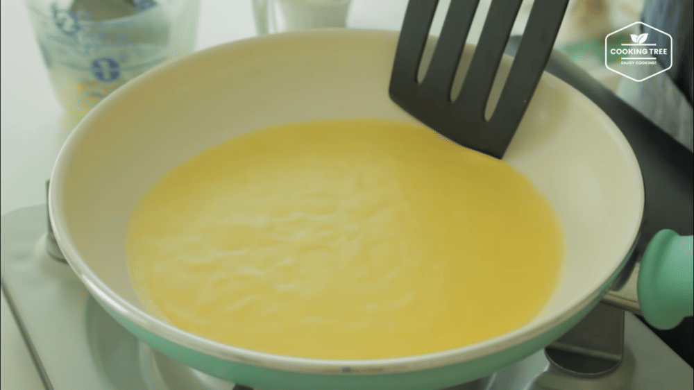 ilustrasi memasak adonan (dok. youtube.com/Cooking tree 쿠킹트리)