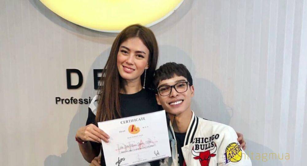 potret Nita Gunawan saat jadi MUA (youtube.com/Nita Gunawan)
