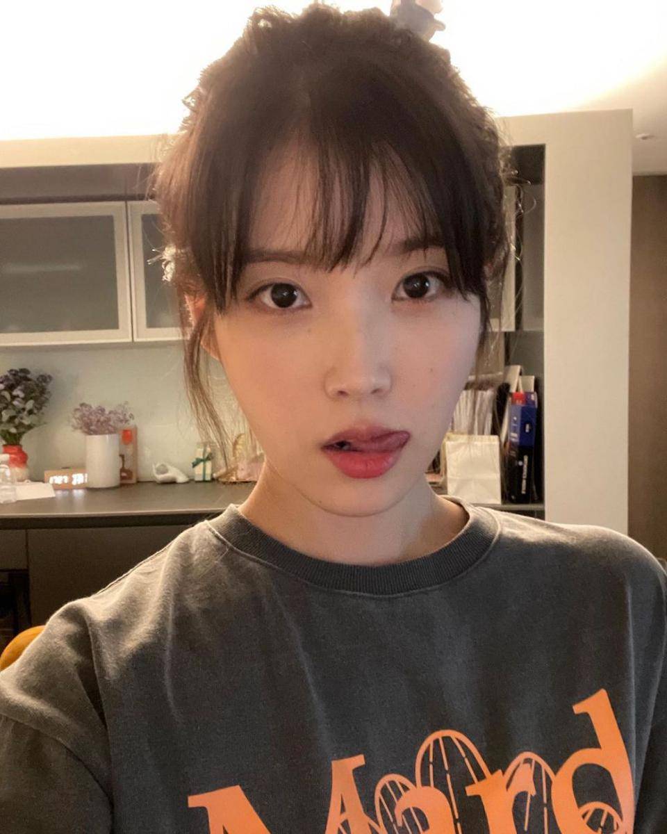 IU (Instagram.com/dlwlrma)