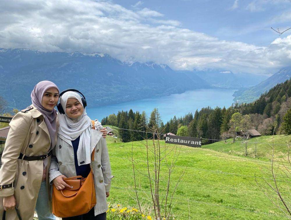 Fenita Arie dan buah hati (instagram.com/fenitarie)