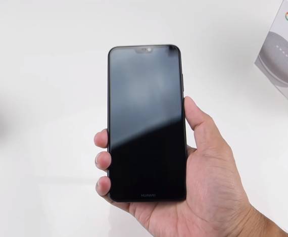 Huawei P20 Lite (youtube.com/Dhiarcom)