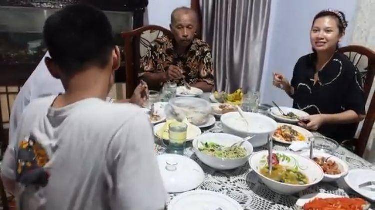 Indah dan mertua (Youtube.com/indah permatasari)