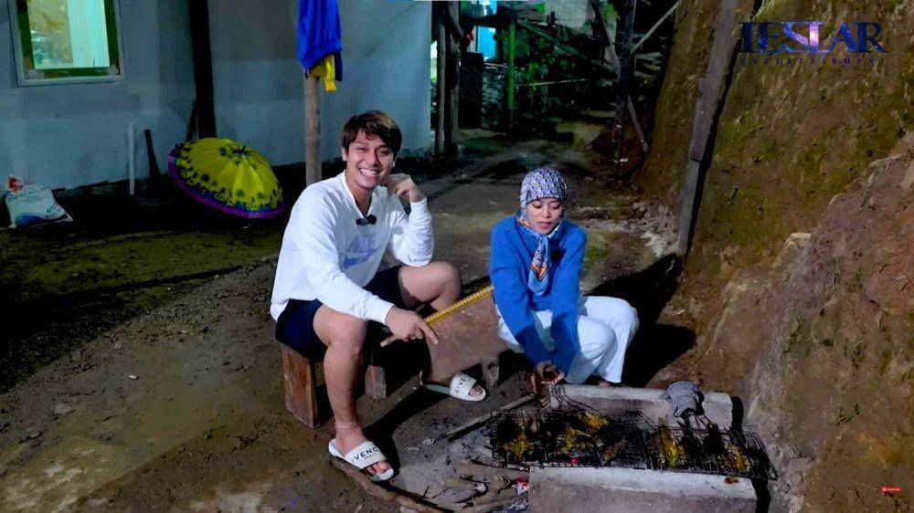 Lesti dan Rizky Billar masak ikan bakar (YouTube.com/Leslar Entertainment/)