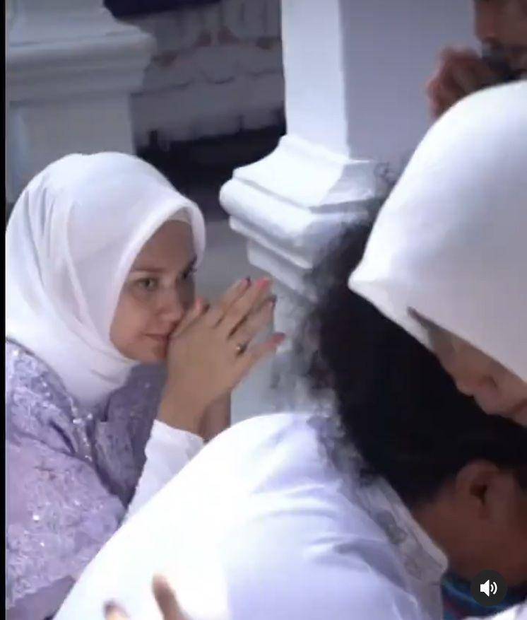 Indah dan mertua (Youtube.com/indah permatasari)