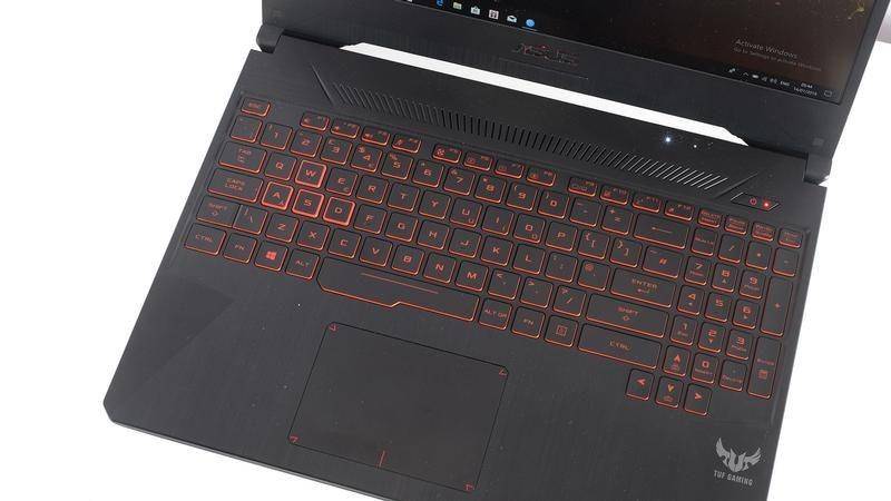 Laptop ASUS TUF Gaming FX505DY (techadvisor.com)
