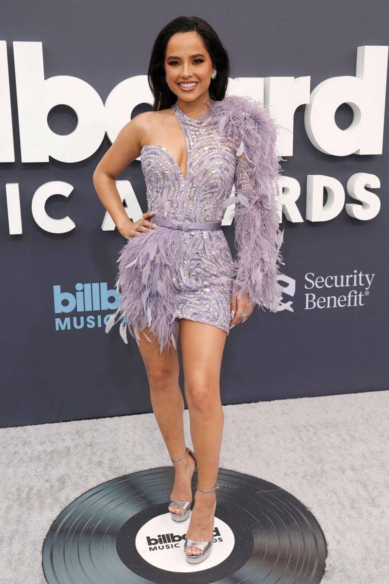 potret Becky G di Red Carpet Billboard Music Awards 2022 (billboard.com/Frazer Harrison)