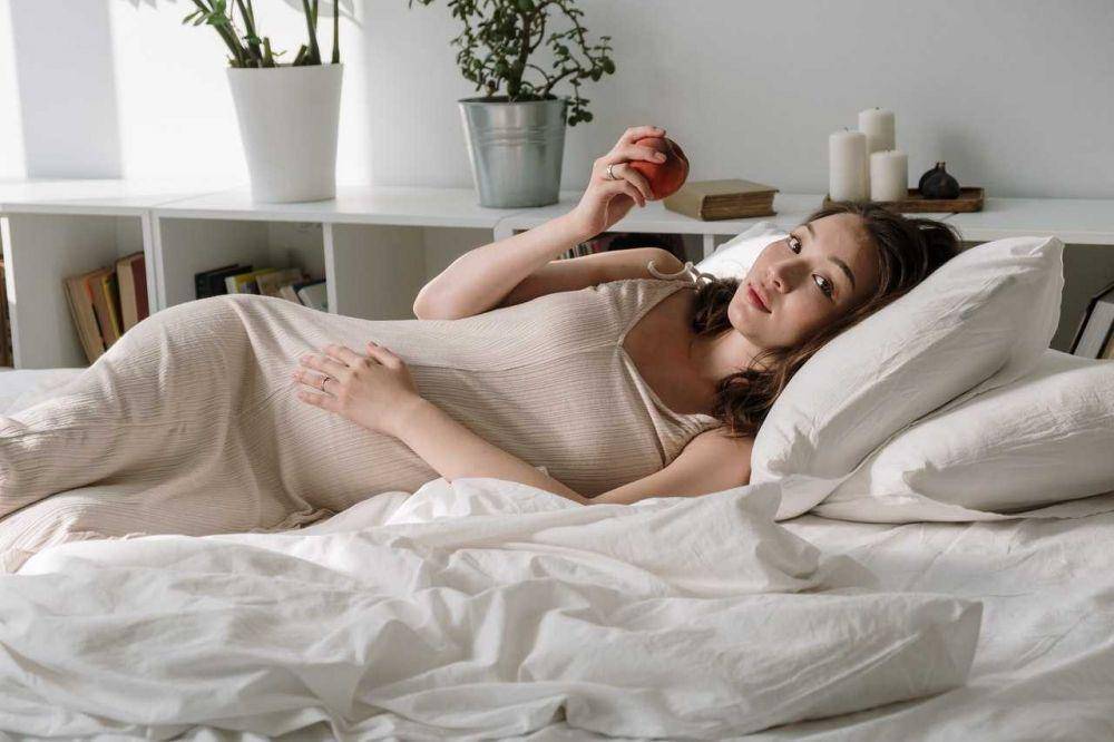 ilustrasi bumil butuh bed rest (pexels.com/cottonbro)