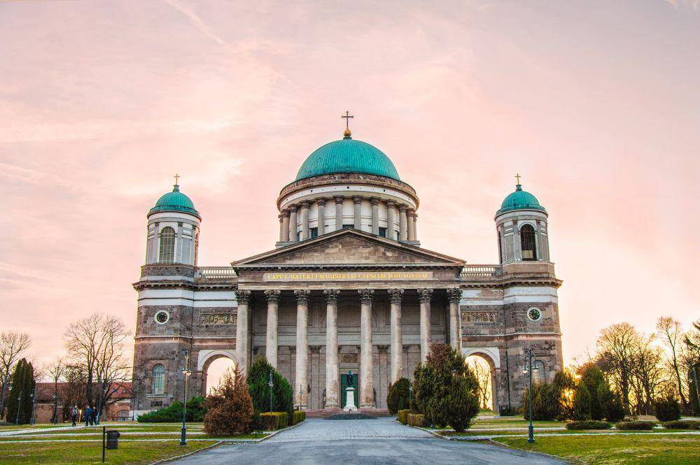 kota Esztergom, Hungaria (Unsplash.com/Gergely Meszárcsek)