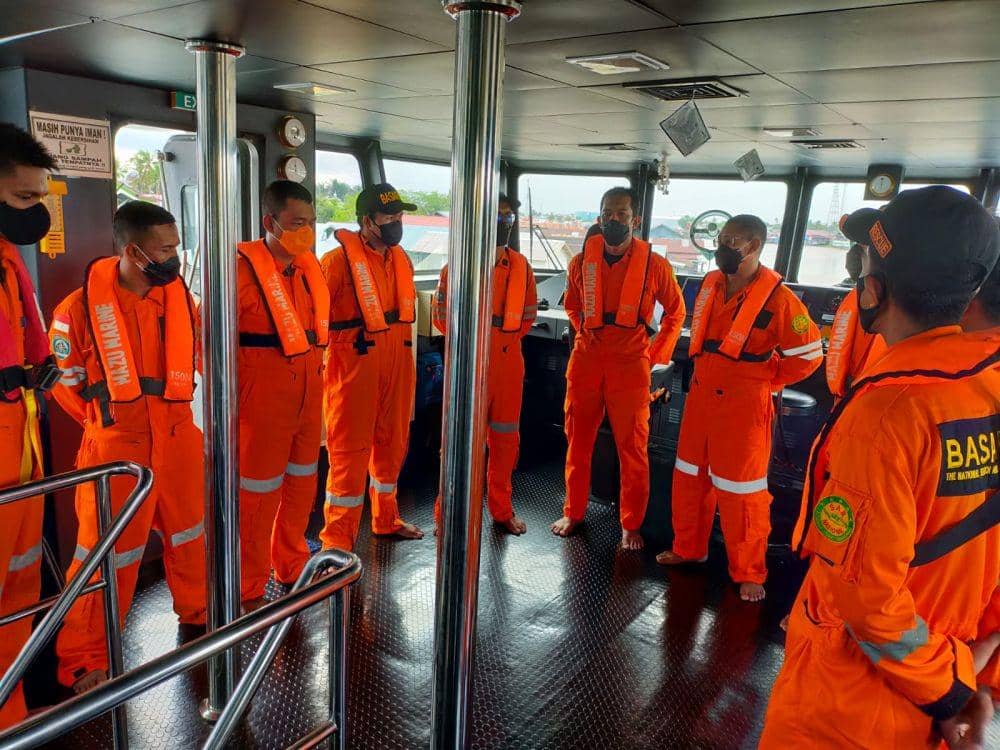 Tim SAR yang dikerahkan untuk melakukan penyelamatan (istimewa)