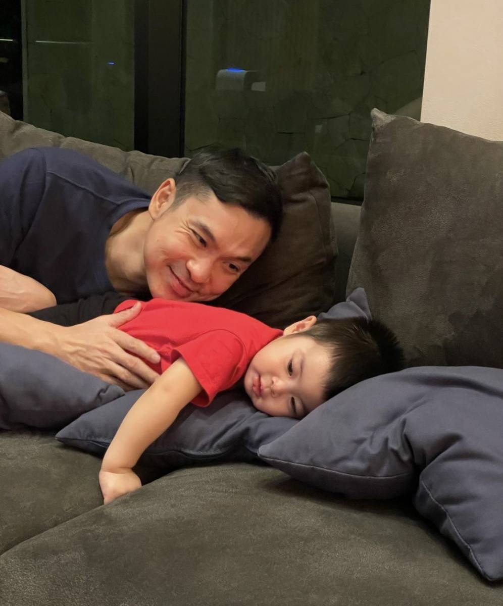 potret Harvey Moeis sedang momong Mikhael (instagram.com/mikhaelmoeis2)