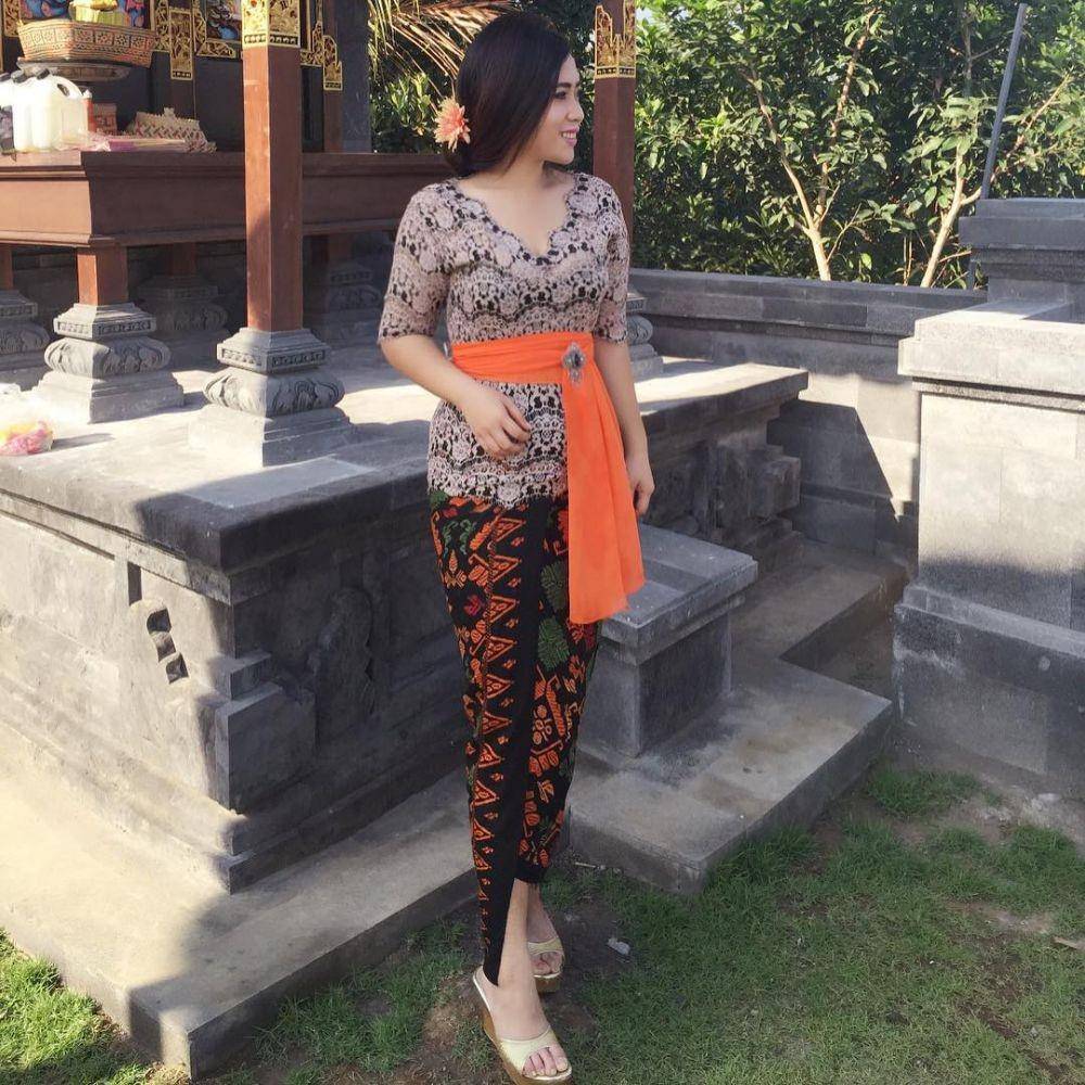 Kebaya Maharani Kemala (instagram.com/maharanikemala)