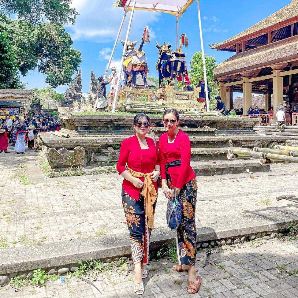 Kebaya Maharani Kemala (instagram.com/maharanikemala)