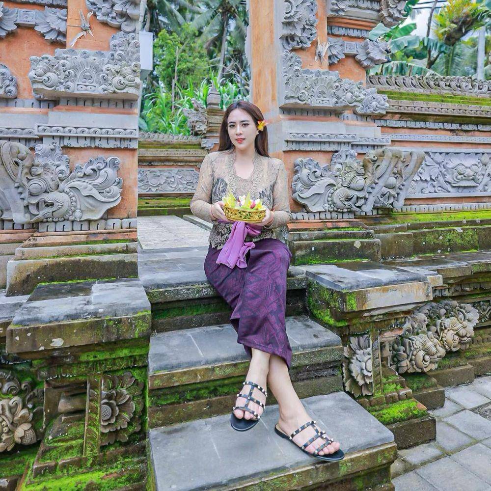 Kebaya Maharani Kemala (instagram.com/maharanikemala)