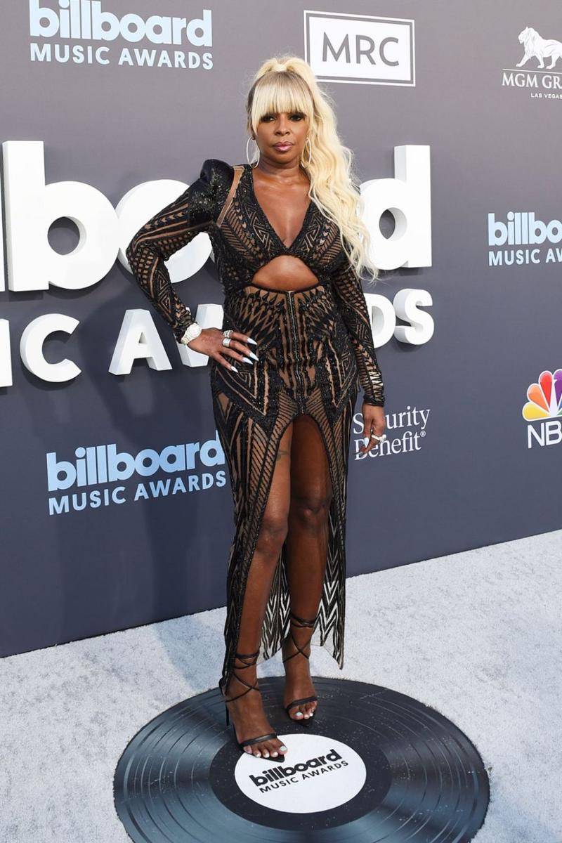 potret Mary J. Blige di Red Carpet Billboard Music Awards 2022 (billboard.com/Brenton Ho)